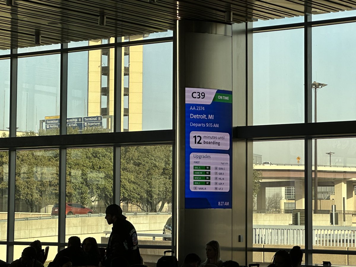 Totally loving these flight status screens in C @DFWAirport 
And the new ladies' room is spacious, fantastic!
Thank you for continuing to improve the #DFW experience!
#ICanSeeForMiles #airport #frequentflier #flying #Mondayvibes