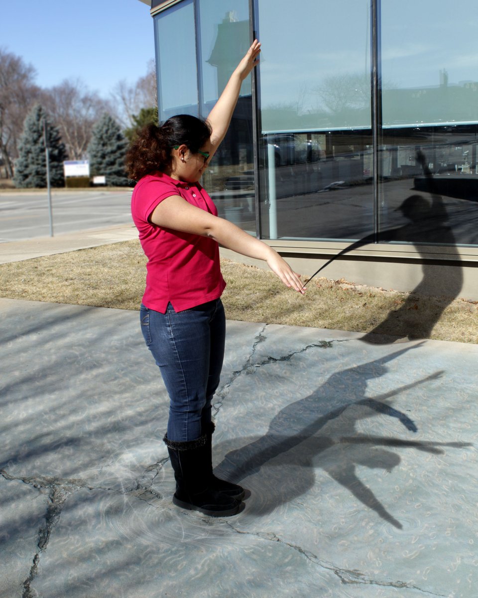 karenmcamp's tweet image. For college photo only to reply, they must retweet (with comment)  2 classmates tweets here. @WesleyA_S @mace2099 @emmagardner1025 @Allison02035055 @marie13_kelly @zombiephotoss @BraydonCourtne2 @WickedWolfGames