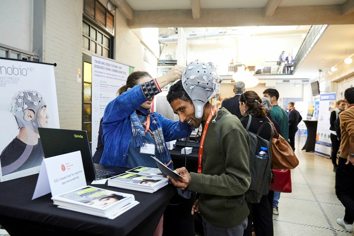 #Throwback to the Brain Innovation Days last year organized by the <a href="/EU_Brain/">European Brain Council</a>. Our colleague Claire Braboszcz from <a href="/starlabdf2/">Starlab</a> was there to demonstrate our prototype of an automatic reporting system delivering a summary of key EEG features 🤓 
#eeg #brain #neuroscience #healthtech