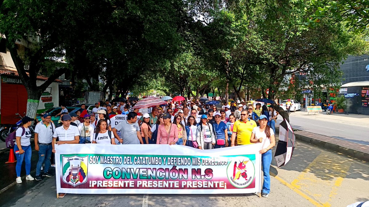 JuniorMaldon1's tweet photo. Acompañamos a nuestros profes del Catatumbo,en la solicitud al Gobierno Nacional y Dpto en la necesidad de revisar el concurso de provisionalidad en la zona PDET del Catatumbo,para que sus nombramientos sean en una realidad en favor de nuestros niños y jovenes del Catatumbo https://t.co/fxm86hZzxt