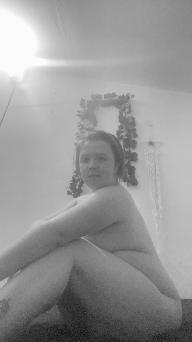 ravenstits04's tweet photo. Last day to sub to the fanz for 50% off get it while you can 😘 https://t.co/ZoK9AY30SQ https://t.co/TEAbvN5h9m