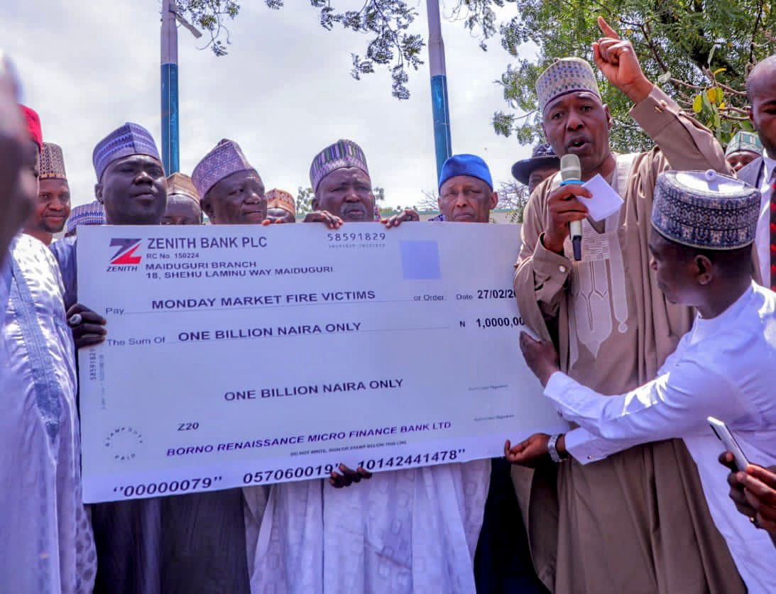 Maiduguri Fire: @ProfZulum hosts victims, presents N1b cheque … Appoints disbursement committee chair m.facebook.com/story.php?stor…