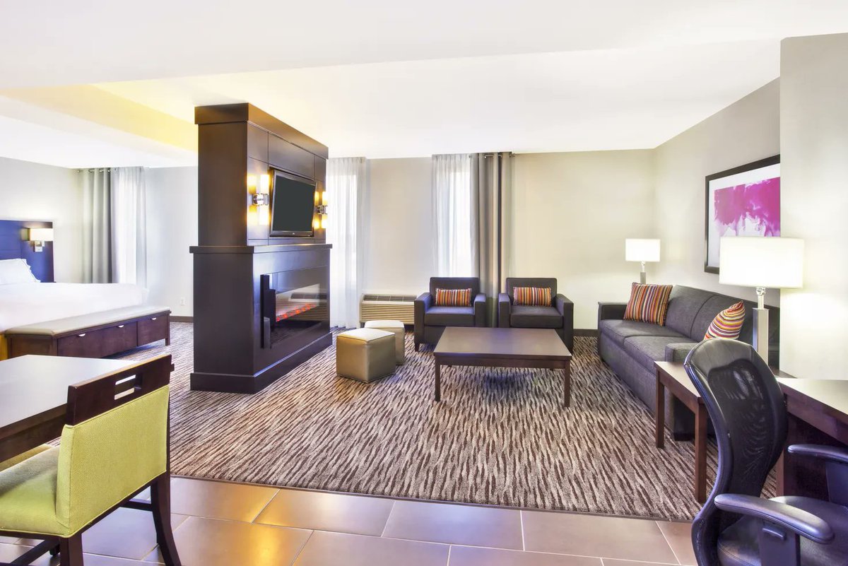 Who says you can't have it all?

Spend a couple of nights so that you have time for both relaxing + adventuring. While you're at it, earn 2K points for every 2 nights you stay with us now through April 14.

buff.ly/3SufZGg