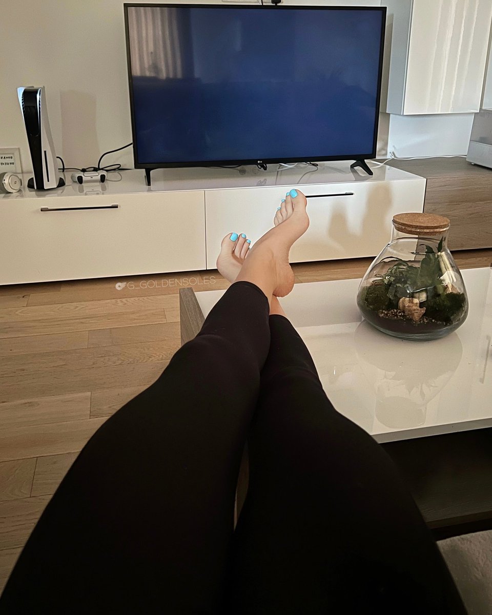 CtrlByFeet on Twitter: "RT @g_goldensoles: Arches galore 😏"