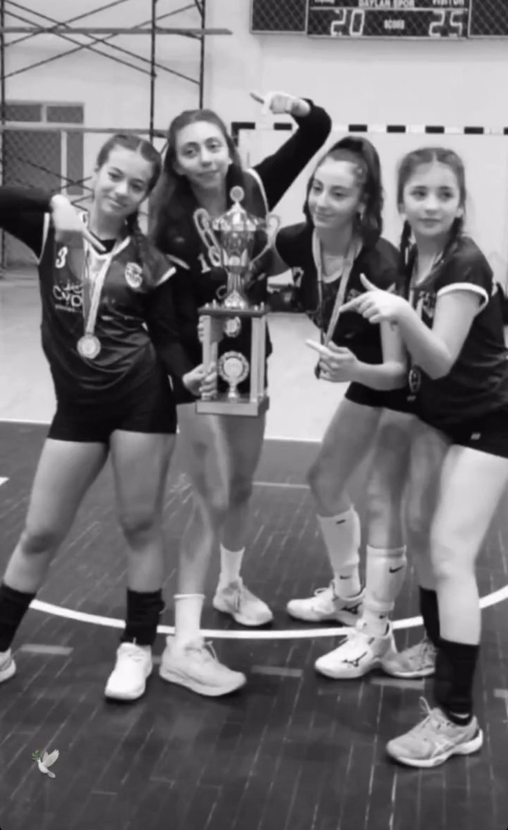 Güzel meleklerimiz, sonsuza kadar şampiyonlar asla unutmayacak, adaletiniz sağlanmadan pes etmeyeceğiz size söz..
#isiaskatilleribelli