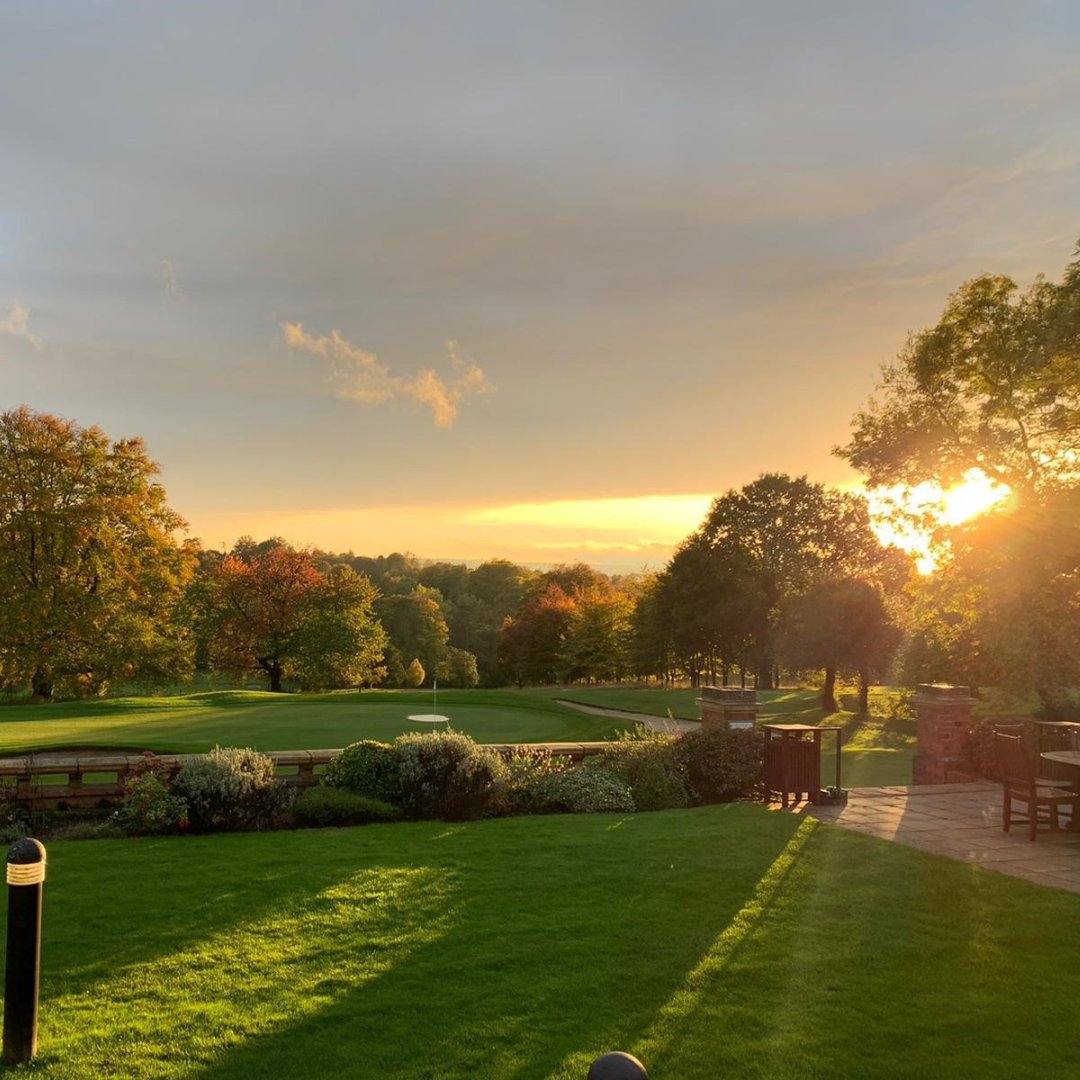 Could we be any luckier with some of the views on our golf course? 🤩

#twgc #surreygolf #golfphotography #golfcourse #golfviews