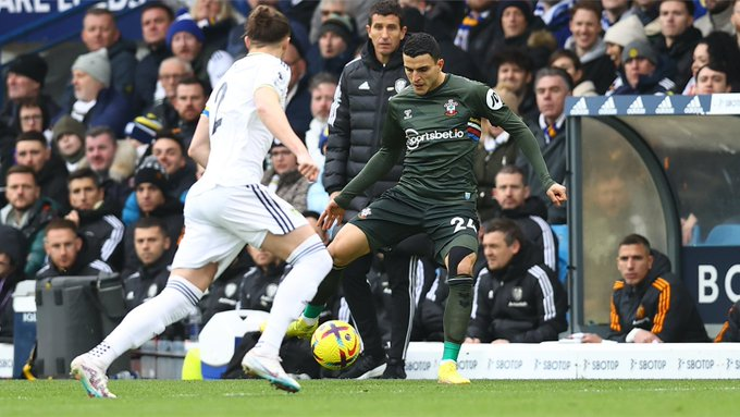 LeedsPeru's tweet photo. Leeds United 1X0 Southampthon VICTORIA POR PREMIER LEAGUE POR FIN partido el cual el 1T dominamos absolutamente y el 2T gracias a un gol de Firpo nos llevamos los 3 puntos. Exhibición de Firpo, Harrison , bien Aaronson y la defensa en general https://t.co/zyEz9DQwi3