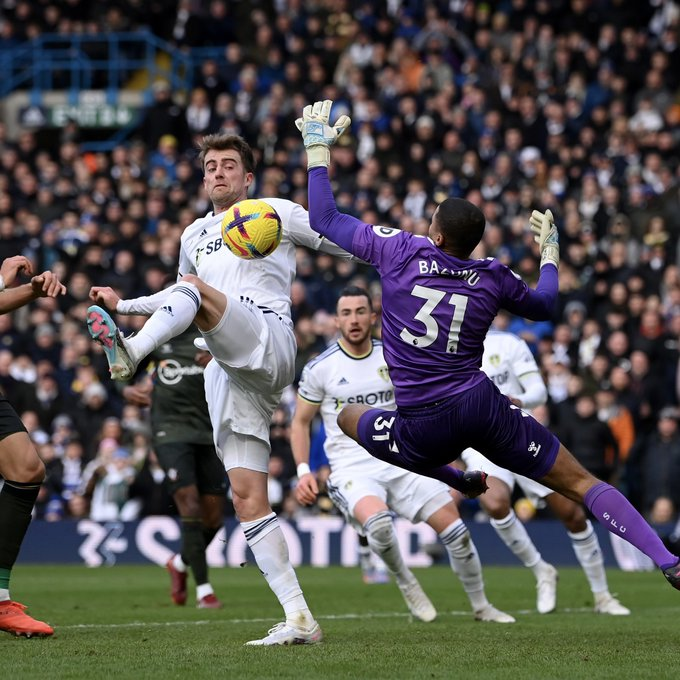 LeedsPeru's tweet photo. Leeds United 1X0 Southampthon VICTORIA POR PREMIER LEAGUE POR FIN partido el cual el 1T dominamos absolutamente y el 2T gracias a un gol de Firpo nos llevamos los 3 puntos. Exhibición de Firpo, Harrison , bien Aaronson y la defensa en general https://t.co/zyEz9DQwi3