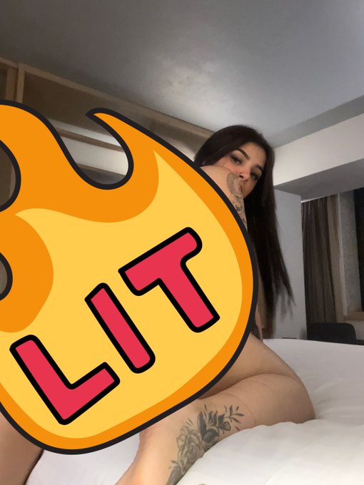 Te veo 😳  ❤️&zwj;🔥 https://t.co/9Wa5njImbX 🙊 https://t.co/8EMZfqIsom