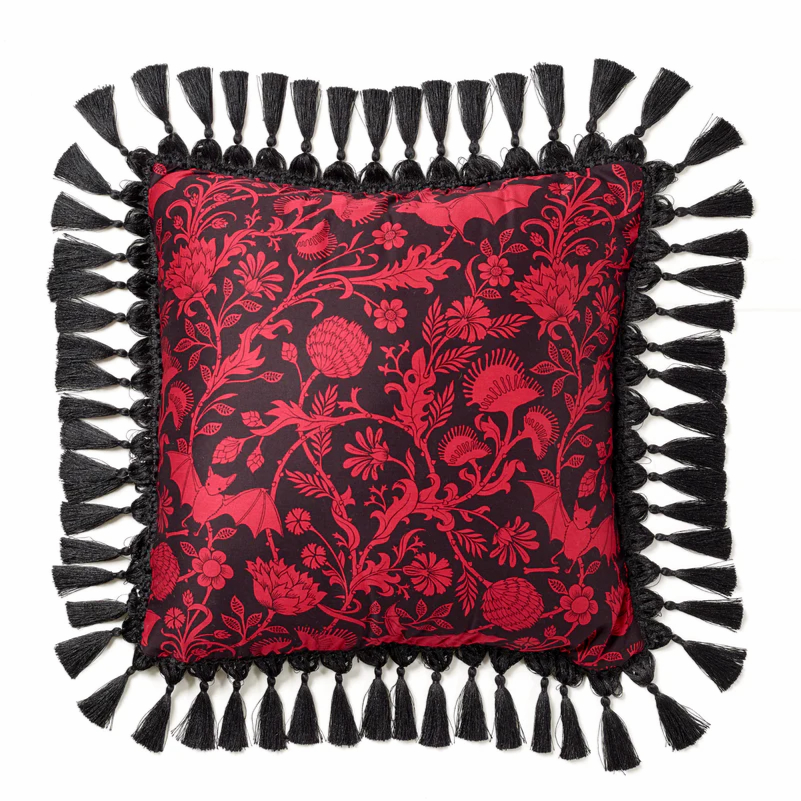 sininlinen's tweet photo. For those who *throw* pillow parties... 😏
#pillowtalk #pillowfight #sininlinen #cozy #pillowparty #throwpillows #velvetpillows https://t.co/vNvJ03tDjr