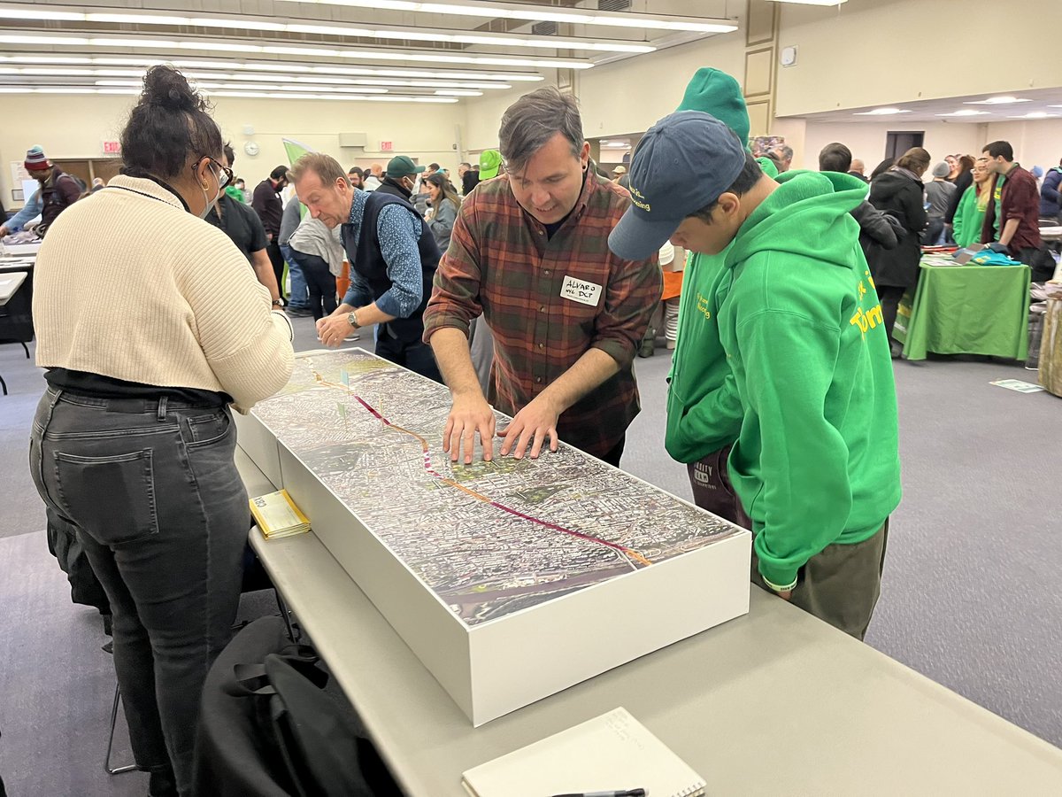 Elizabeth_Hamby's tweet photo. So excited to be at #bxparksspeakup with @NYCPlanning  talking about Reimagining the Cross Bronx Expressway!! https://t.co/VIPXnDE8pQ