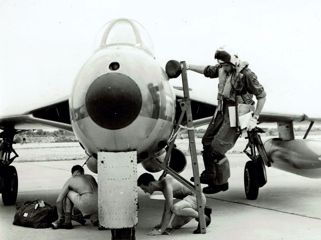 22nd May, 1964. My dad arriving at Udon Airfield, North East Thailand from RAF Tengah, his base in Singapore. Time of flight 2hrs, a long time for a Hunter. Aircraft Hawker Hunter FGA9 “J “ XE5.
#Oldschool #airforce #fighterpilot