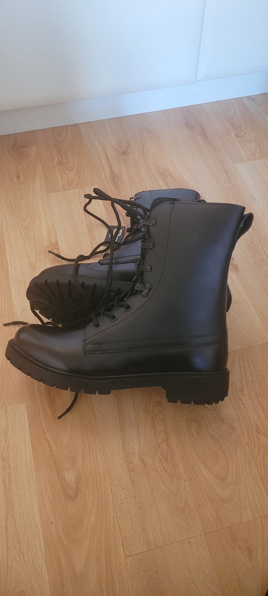paulfoley_sfadm's tweet image. #breakingbootsin for the @4daagsenijmegen  #walkoftheworld