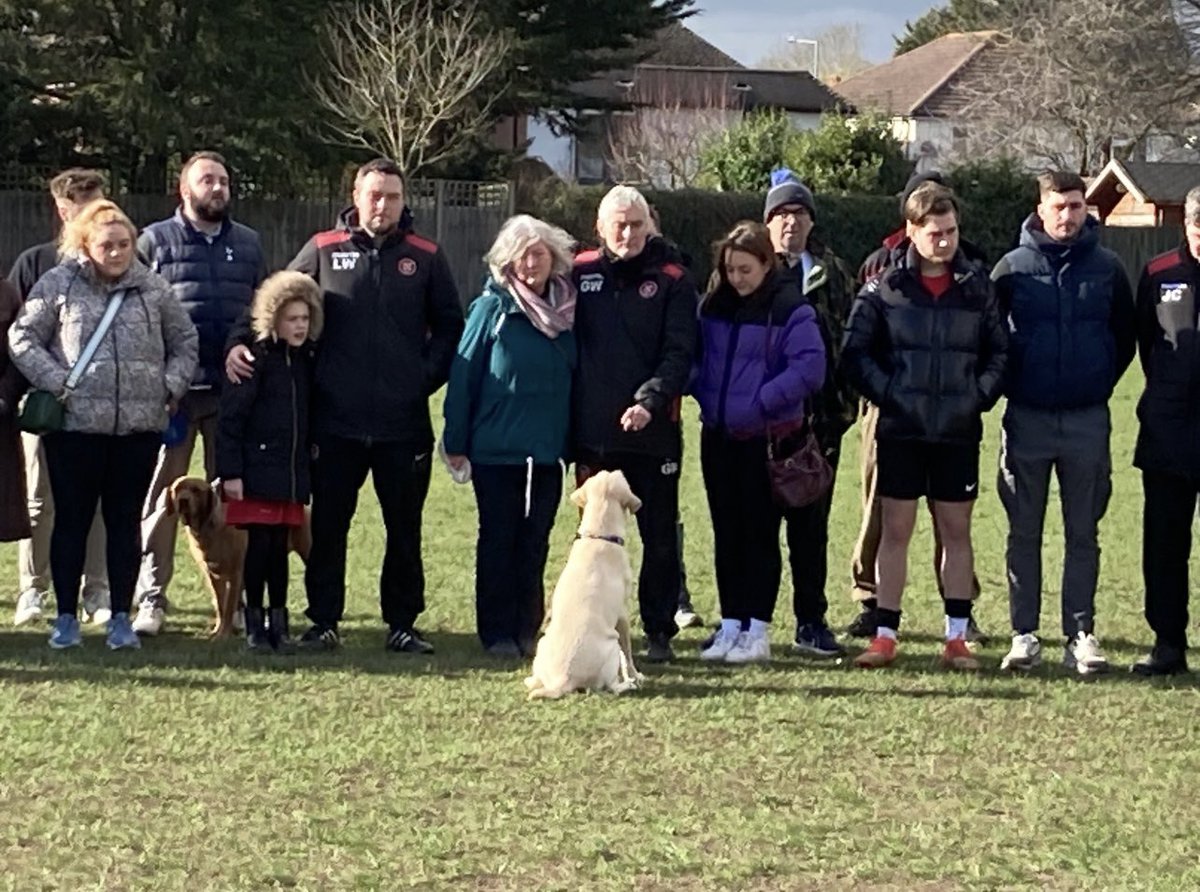 OldWindsorFC's tweet photo. Today wasnโt really about the result. Having said that 3 points against a good side with Ernie looking down on our winner ๐
Thank you to all that attended in our clubs send off to our biggest fan Ernie. โค๏ธ๐ค #RIPErnie https://t.co/qXG964NJWl