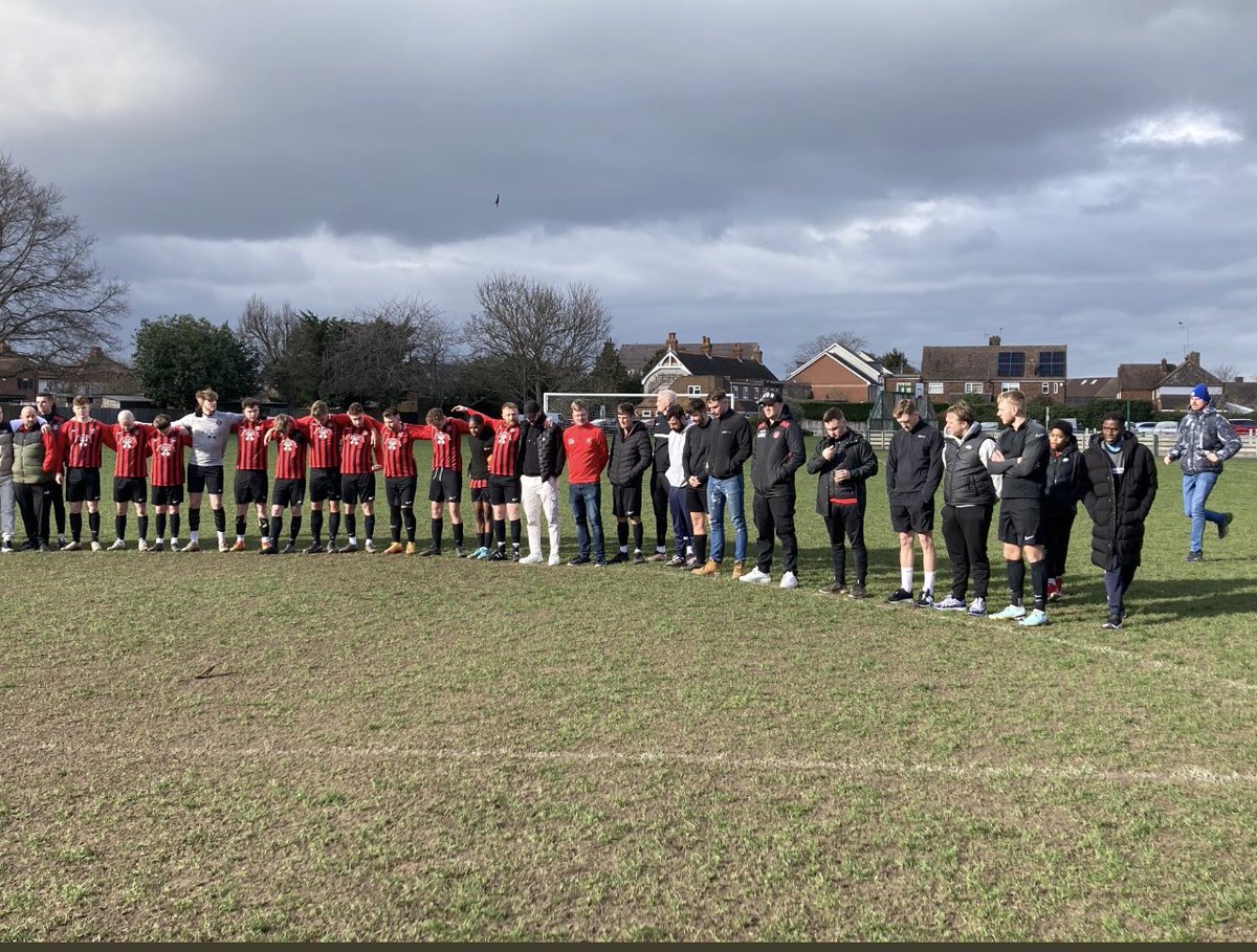 OldWindsorFC's tweet photo. Today wasnโt really about the result. Having said that 3 points against a good side with Ernie looking down on our winner ๐
Thank you to all that attended in our clubs send off to our biggest fan Ernie. โค๏ธ๐ค #RIPErnie https://t.co/qXG964NJWl