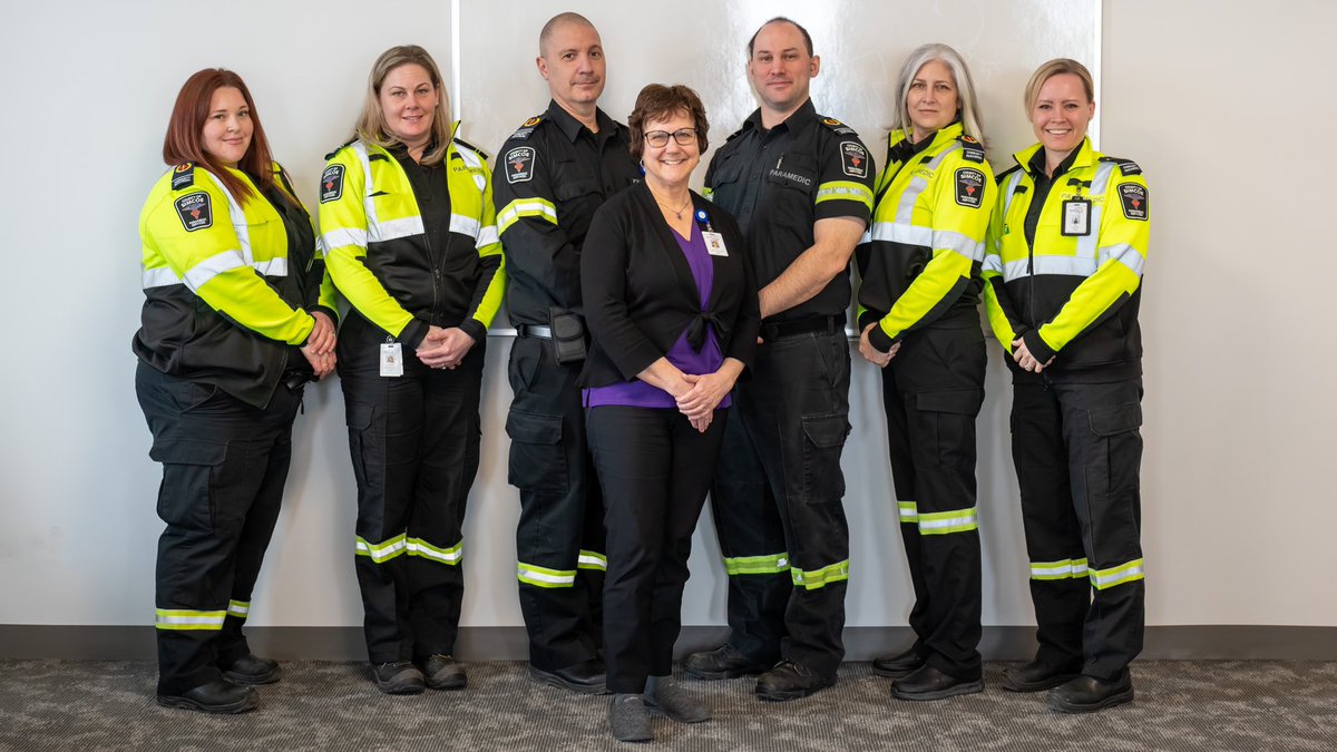 simcoecountyPS's tweet photo. We are so proud to celebrate the #graduation of our newest class of #CommunityParamedics. This dedicated team joins our community paramedic family in helping residents of #SimcoeCounty improve their health at home. Great work everyone! https://t.co/oE0iKEDr7R