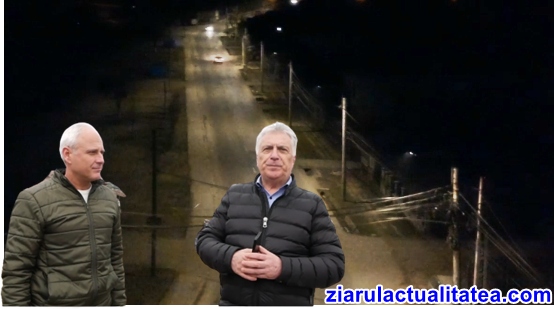 Ziarul_AA's tweet image. -VIDEO- Iluminat public din fonduri europene, la Curtea de Argeș
ziarulactualitatea.com/video-iluminat…
#proiect #cu #finantare #europeana #curteadearges #iluminat #led #strazi #primarie