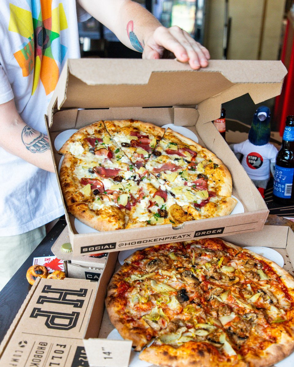 HobokenPie's tweet photo. 𝘿𝙖𝙡𝙚, 𝘿𝙖𝙡𝙚, 𝘿𝙖𝙡𝙚, 𝘼𝙏𝙓! 🙌⚽️ Kick off @AustinFC's first match of the season with Jersey-style pies, starters, and more when you get it delivered through https://t.co/7GYoMMLWik and the HP App starting at 11am! 📲🍕 https://t.co/YN0bR5ouK6
