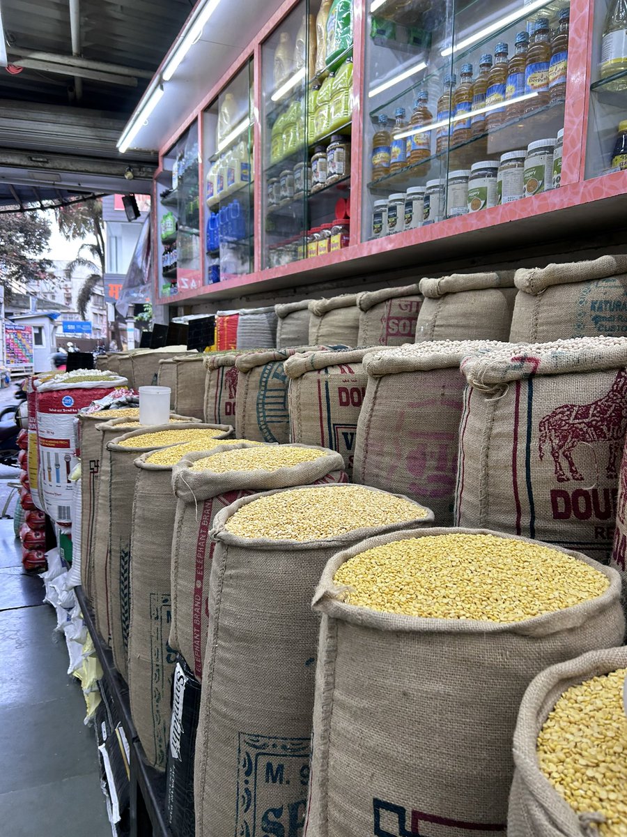 DigitalDiv's tweet photo. #IndiaDiary 📔 Indians still read newspaper 📰.. bulk groceries may be fad in US, it’s norm here… fresh local food is abundant ..(low carbon 👣).. https://t.co/jCuaPNHodn