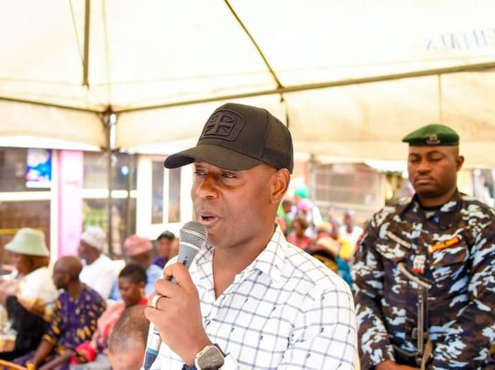 IsoloNews's tweet photo. The Executive Chairman, Isolo Local Council Development Area, Otunba Adebayo Olasoju Yesterday 24th of February 2023, Commissioned Kogberegbe Road. https://t.co/c1CEi6wjd5