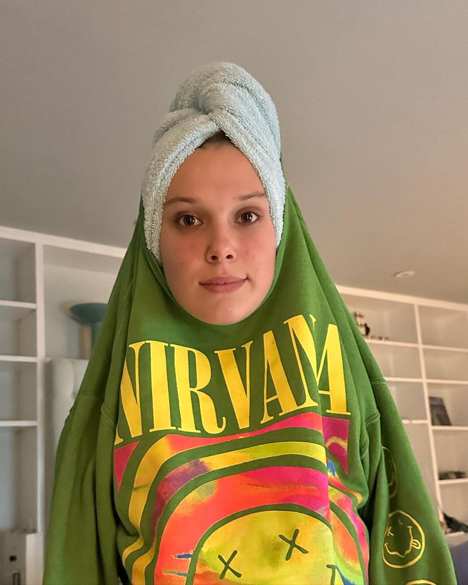 archivesillie's tweet photo. i love her 2 sides 😭 https://t.co/4foRSwTzad