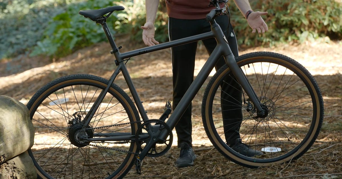 scrollcom's tweet photo. Ride1Up Roadster V2 Gravel Edition Review: Fantastic E-Bike in the Body of a Road Bike https://t.co/vIq8GgqyIs https://t.co/NWUCfyytir