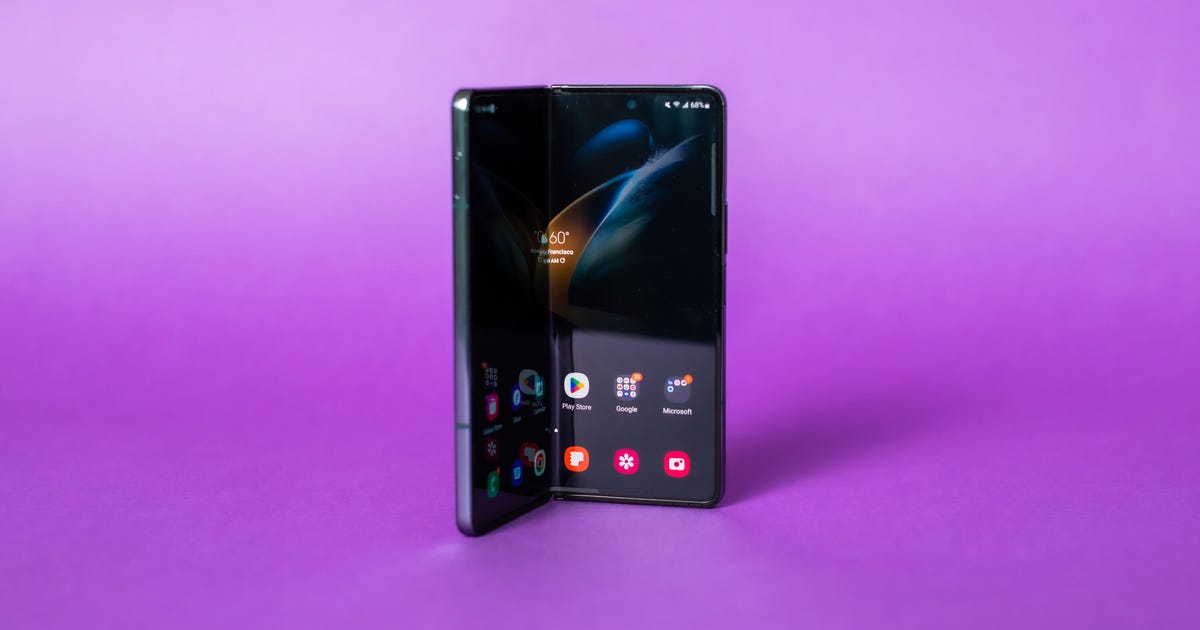 scrollcom's tweet photo. 5 Ways Samsung Should Improve the Galaxy Z Fold 5 https://t.co/aXF1dBKLtB https://t.co/j3bOrN7LeP