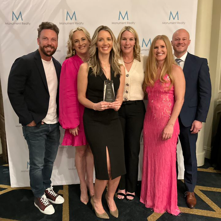 We had such a fun evening at the annual #MonumentRealty awards dinner! Fortunate to be surrounded by terrific agents that lift you up and challenge you in the best way 🏡🏆🔑🎉 #cheneygroup #topproducers #thestar #dallascowboysofficial #friscotx #dfwrealestate #monumentrealtytx