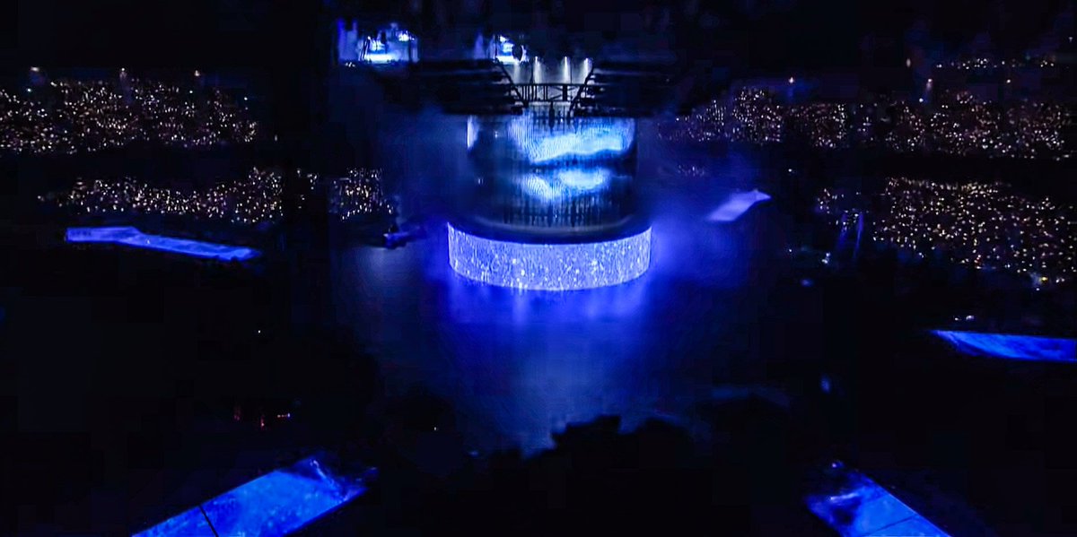 8KLIFE's tweet photo. The stage production of BIGBANG X Tour was literally one of the best stages in K-Pop history, if not THE best. It was masterclass. #BIGBANG https://t.co/gIuCkBERZF