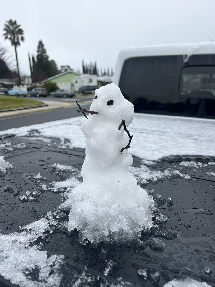 It snowed in Paso Robles! 1st time this century. #greatblizzard2023 #sanluisobispocounty #ksby #weaksnowman
