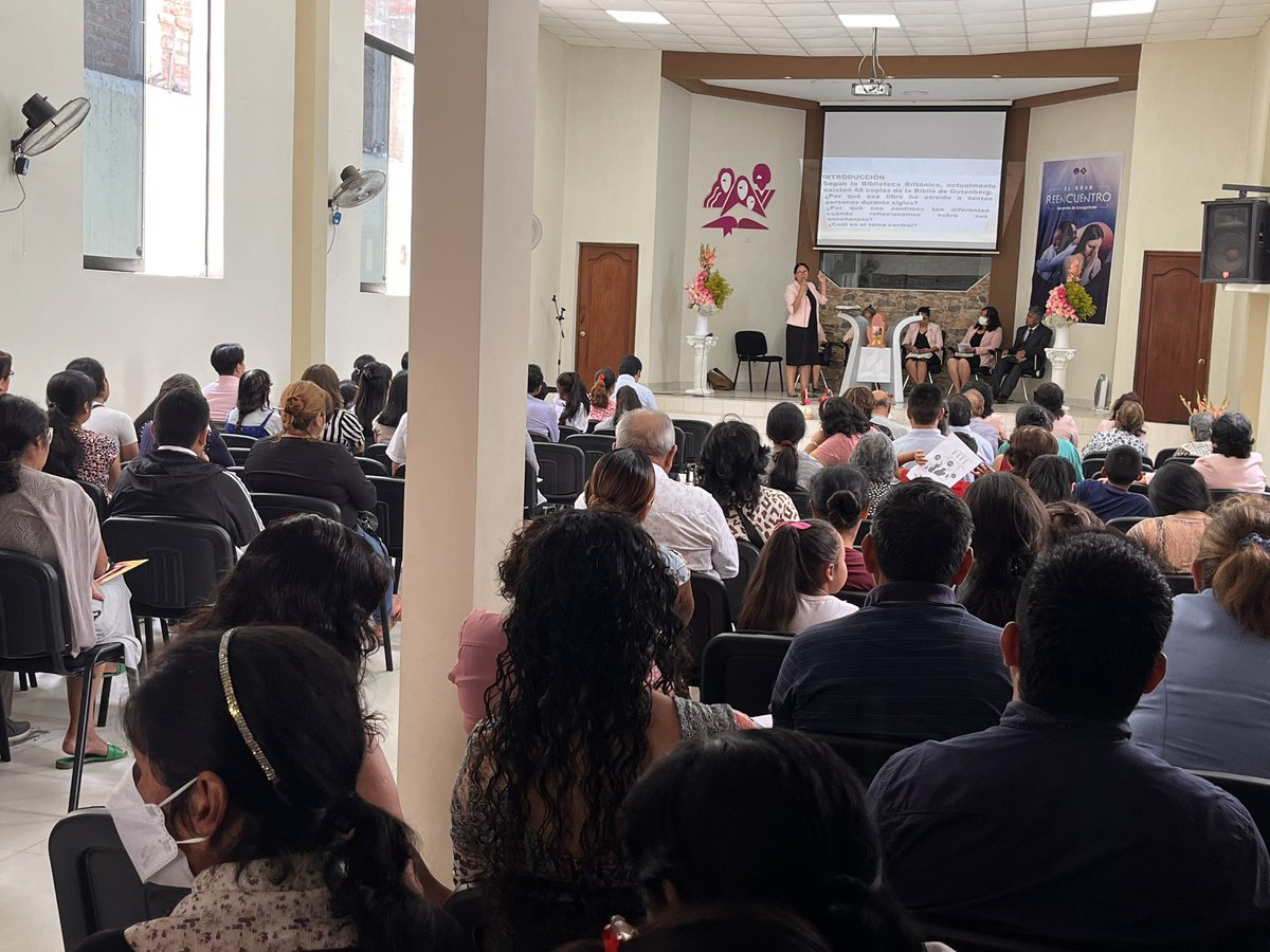 AdventistasANoP's tweet photo. Hoy es día de ayuno y oración nuestras iglesias adventistas participan de este gran momento con #CentrosDePoder en las afueras de los templos, para así atender a la comunidad e invitarlos a la Semana de Evangelismo #Reencuentro.
#10DíasDeOración #PrimeroDios https://t.co/C0ulPV2PUY