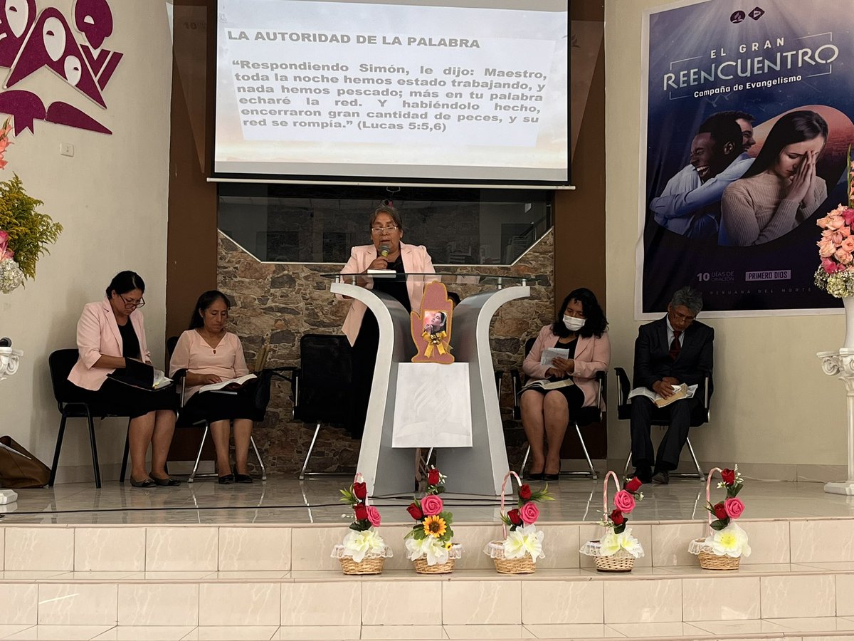 AdventistasANoP's tweet photo. Hoy es día de ayuno y oración nuestras iglesias adventistas participan de este gran momento con #CentrosDePoder en las afueras de los templos, para así atender a la comunidad e invitarlos a la Semana de Evangelismo #Reencuentro.
#10DíasDeOración #PrimeroDios https://t.co/C0ulPV2PUY