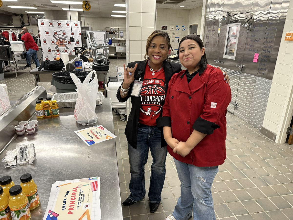 JeremyTaulton's tweet photo. A huge thank you to the @Cedar_Hill_HS @ArtsChhs students for preparing the admin and security team breakfast yesterday morning! @LoweTyesha @CTEinCHISD https://t.co/Y5P47XCkpj