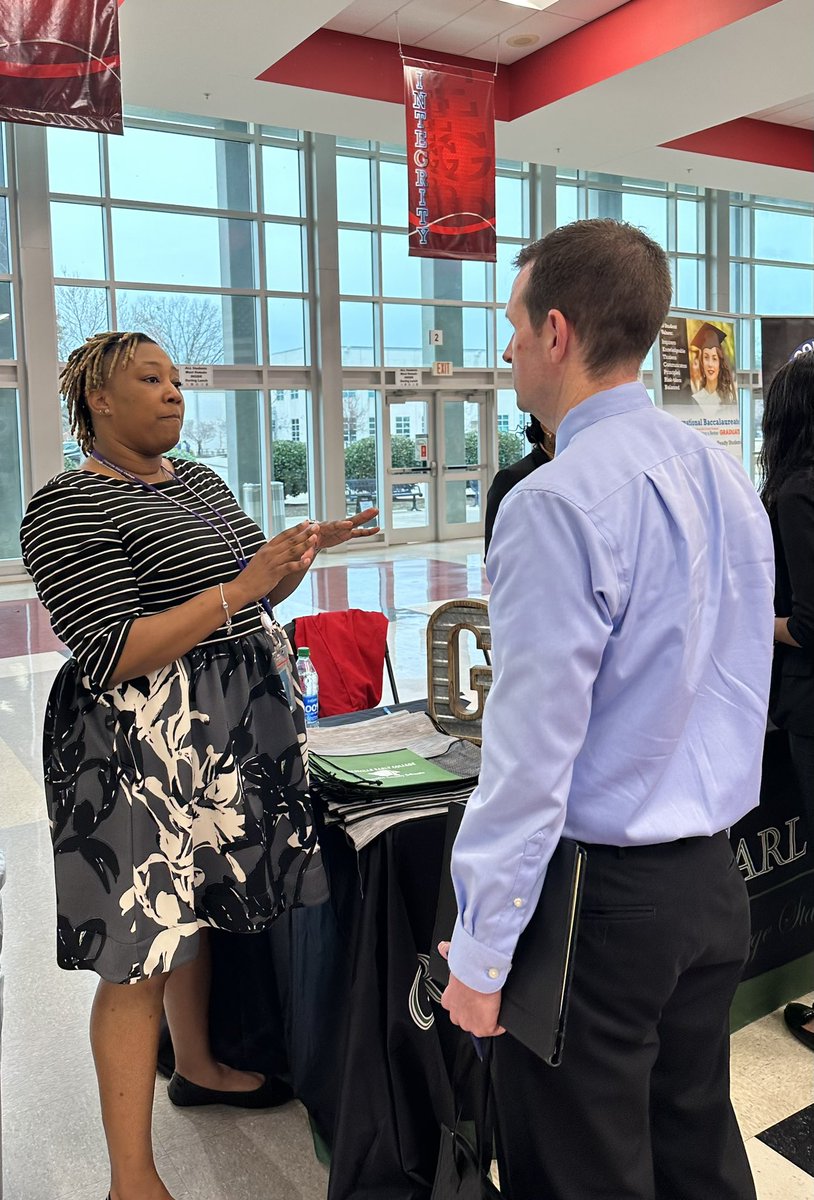 pfoxGCS's tweet photo. Great job by @GCSHRJobs department at the Shining Stars Recruitment Event! Wonderful people and the best places to work! Come work with us at @gcschools! https://t.co/1BmtgqDGhO