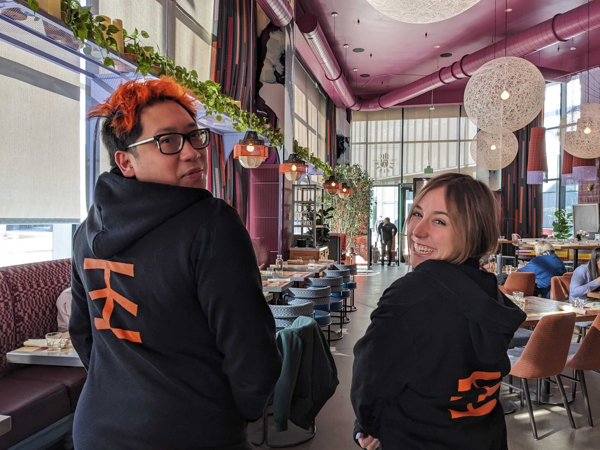 GM from #ETHDenver #BUIDLWeek 🚀🧠🛠️ Find our fantastic devrels @CAnatalio (Chris) and @laurenmxv (Lauren) at #BUIDLHub! Talk to them, ask them questions, compliment them on their hair and flair🎉