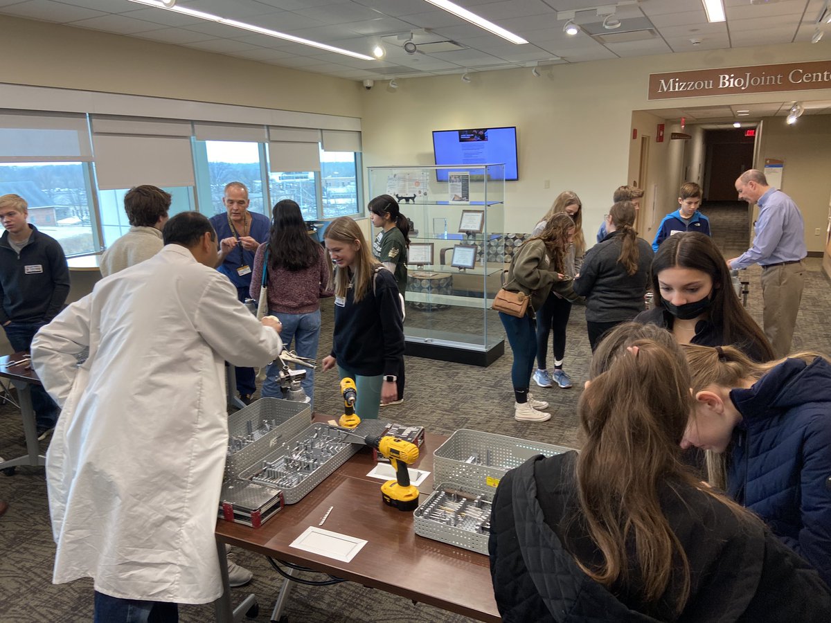 Local middle and high school students get a hands on opportunity to learn from @MUOrthopaedic doctors and students about medicine. 

The event is meant to encourage kids from a diverse range of backgrounds to get interested in medicine. 

@KOMUnews