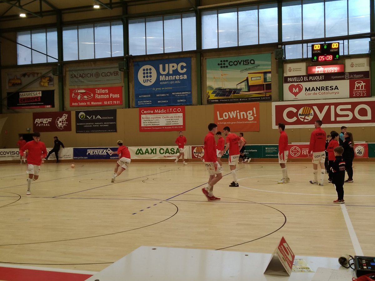 ClubManresaFS's tweet photo. Escalfament a punt ✅ 
Si no ets al Pavelló segueix el partit en directe per https://t.co/aAsXtTyvNZ https://t.co/BuBPoUi5uO