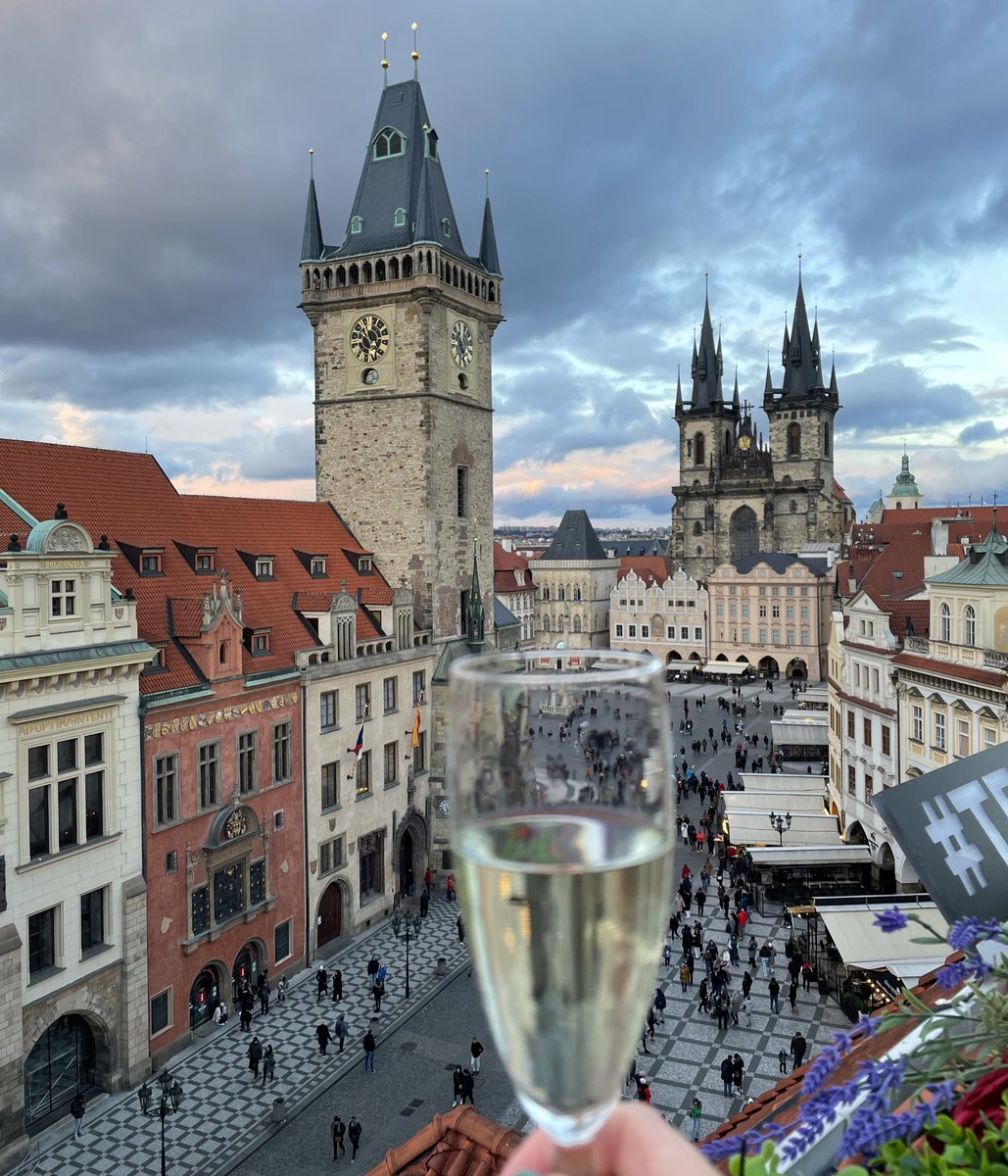 2023rapunzel's tweet photo. A month late but I finally made it 🥂 #bottomsup https://t.co/TIl7swmkNN