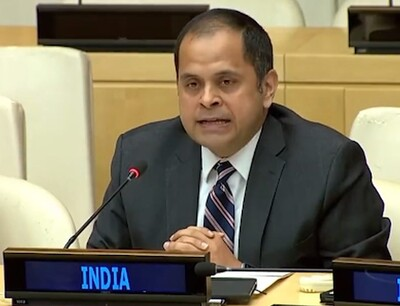 Pakistan provides safe havens to #terrorists : India slams #Pakistan 

India should pressurise the UN to exclude Pakistan from the Assembly for wasting its invaluable time by repeatedly presenting senseless ideas.

Video : sanatanprabhat.org/english/71065.… 

#UNGA