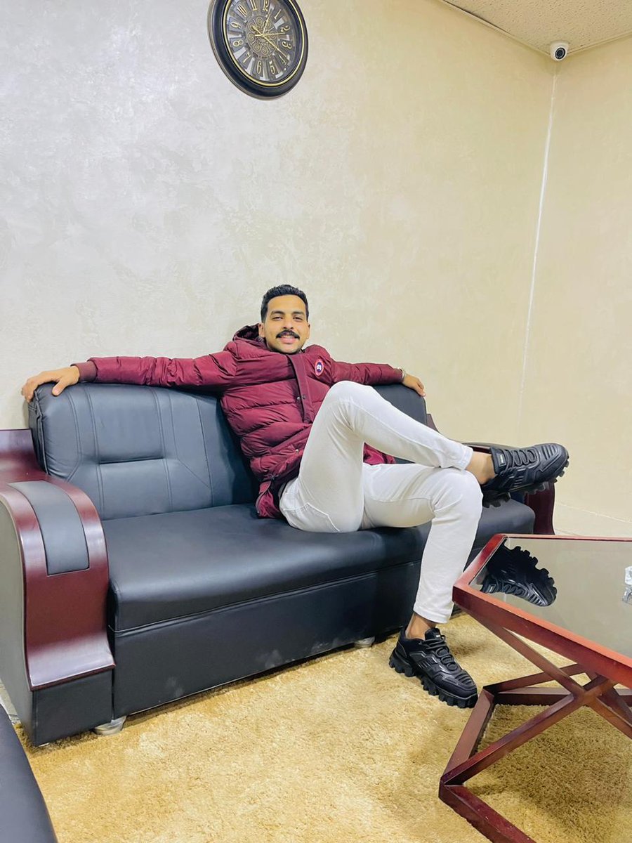 لسه ثابت وسط ناس خابت 👌