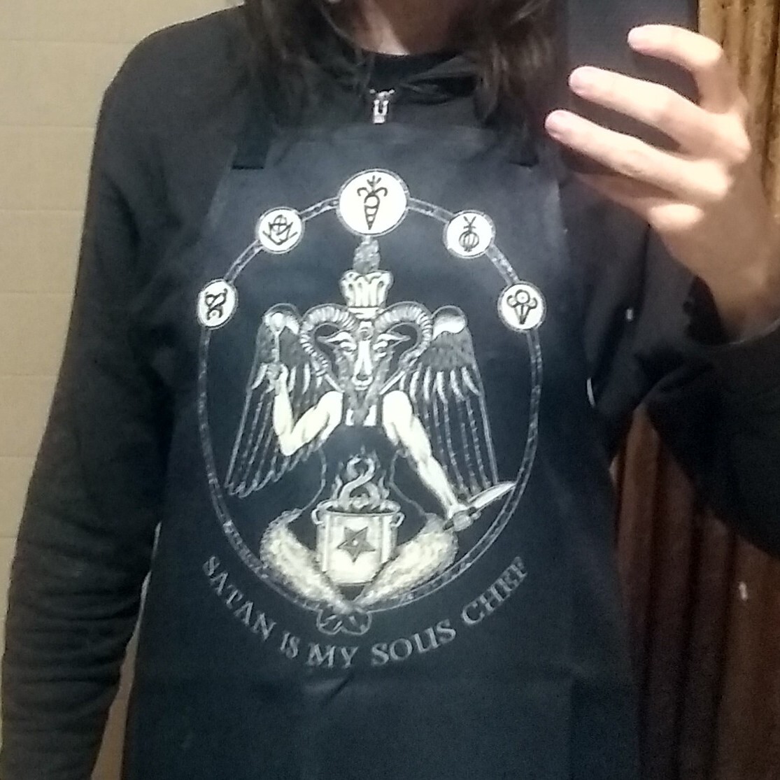 Apron selfie for posterity since it'll never be this free from flour again