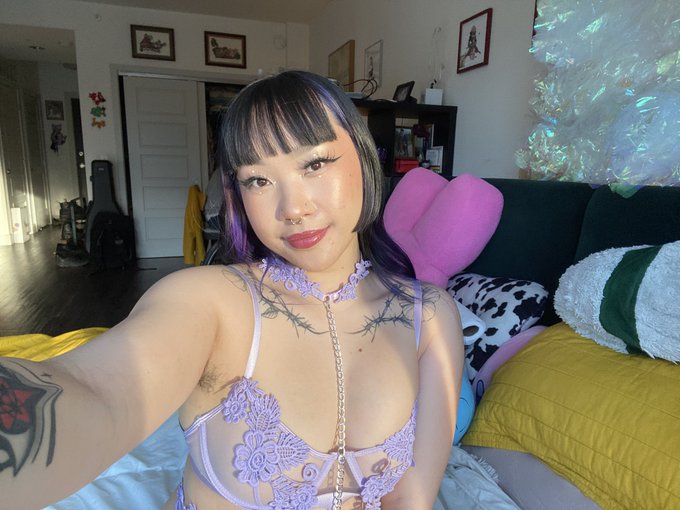 Thinking about how you would feel hitting the back of my throat https://t.co/dICMncinFN<a href="/tag/mvsales"class="tags"><span>#mvsales</span></a>