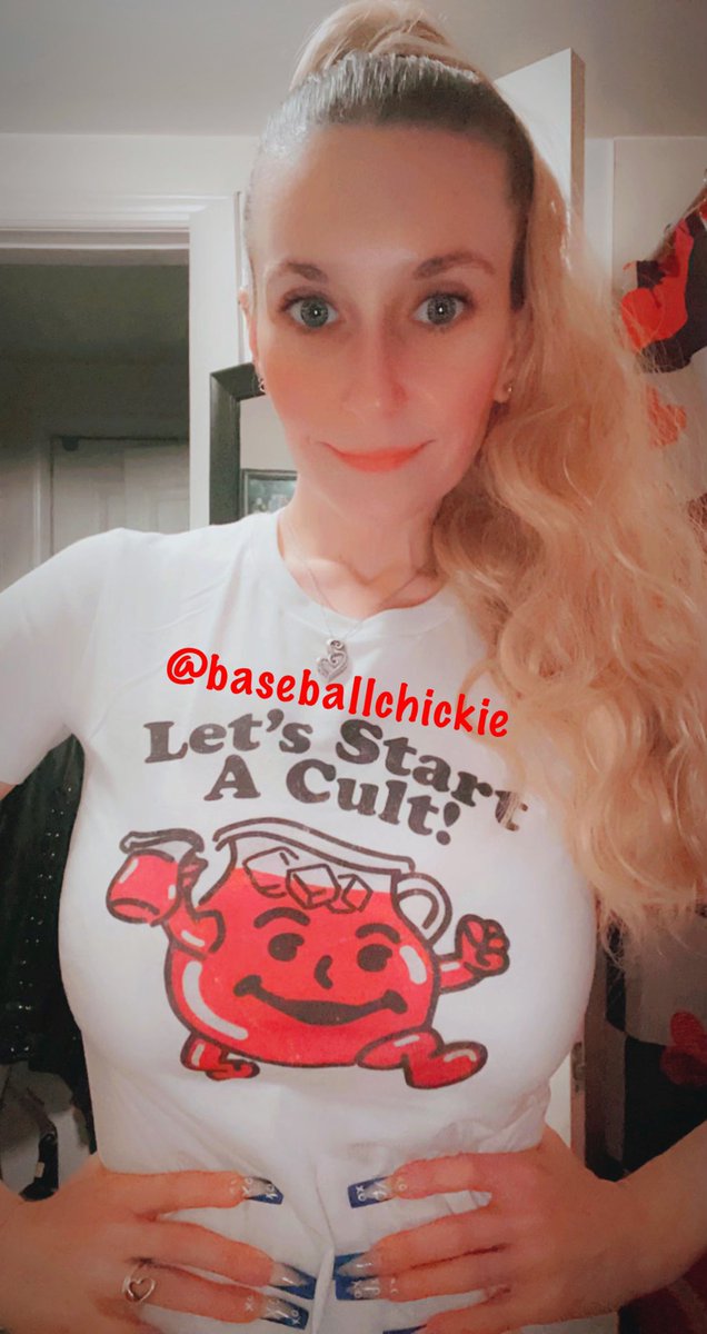 baseballchickie's tweet image. Let’s Start A Cult! 

A Boob Cult 😍💋