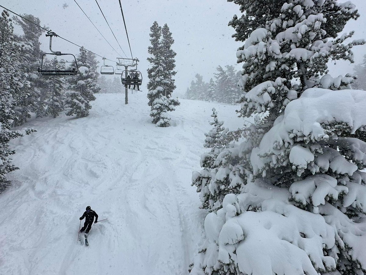 Gonna be an epic day. Fresh pow everywhere!!!!