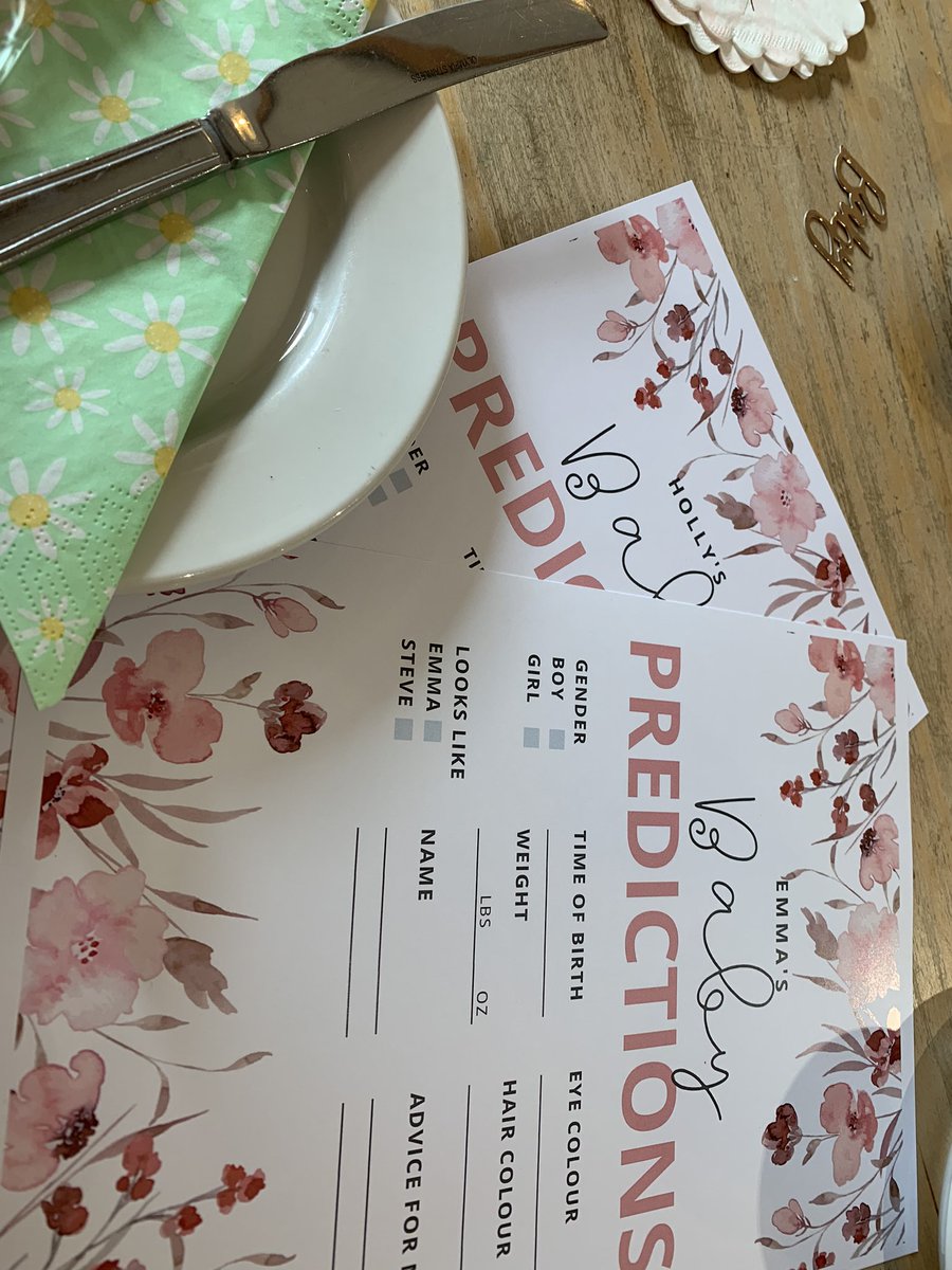 wood_qm's tweet photo. Afternoon tea #babyshower for @_HollyOConnor &amp; @EmmaWattsRNLD https://t.co/EhRkL0zOo9