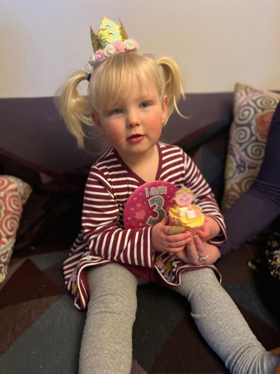 Happy 3rd birthday to our gorgeous Isabelle! Wow ; where did 3 years go? 🎉🎁💕