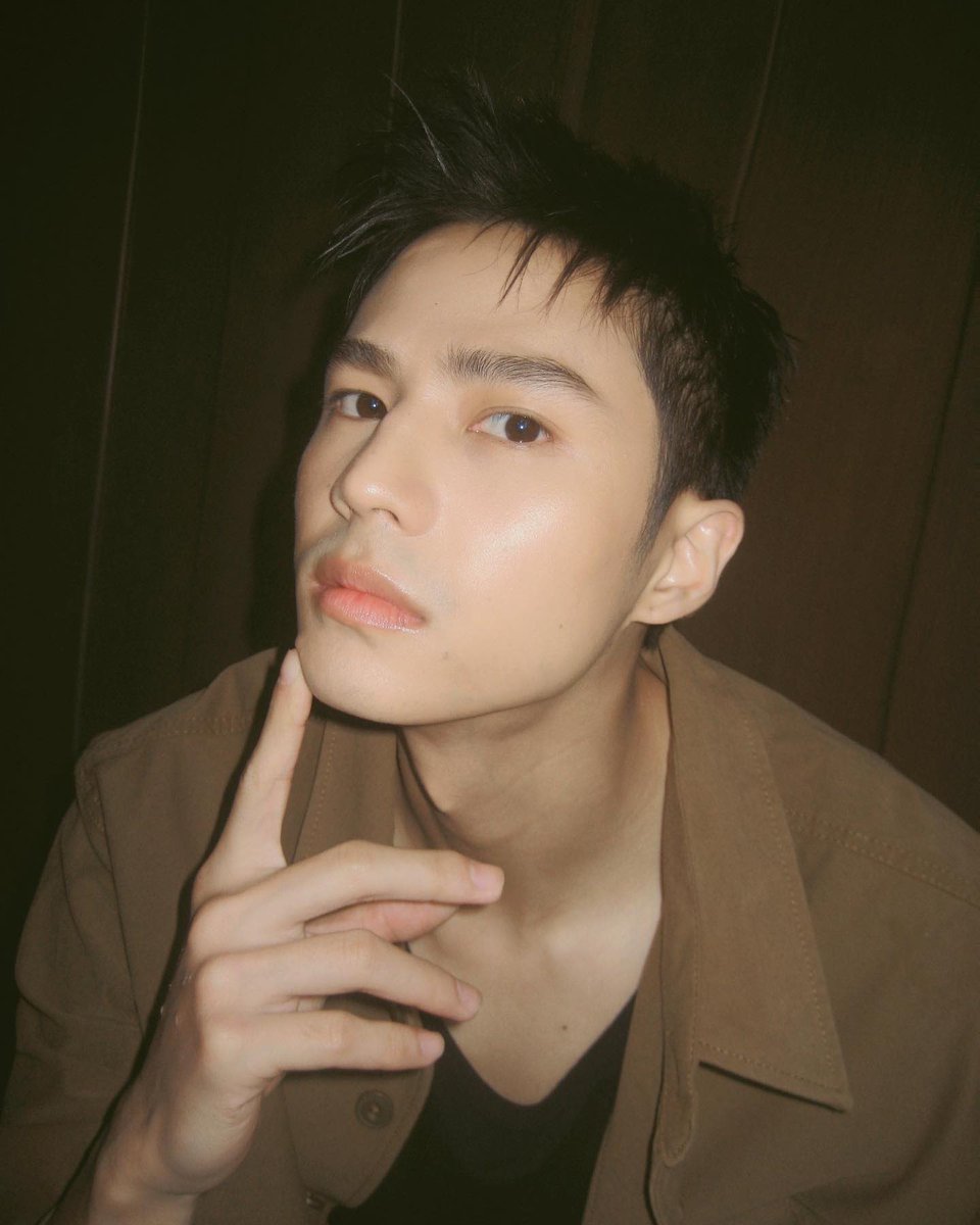 thitifanclub's tweet photo. IG : Bank_thiti

ทำหน้าหล่อแน่ๆเลยคั้บ 🥹✨

#Bankthiti
#PowerBANK 🔋 https://t.co/QxhlSpM5yp