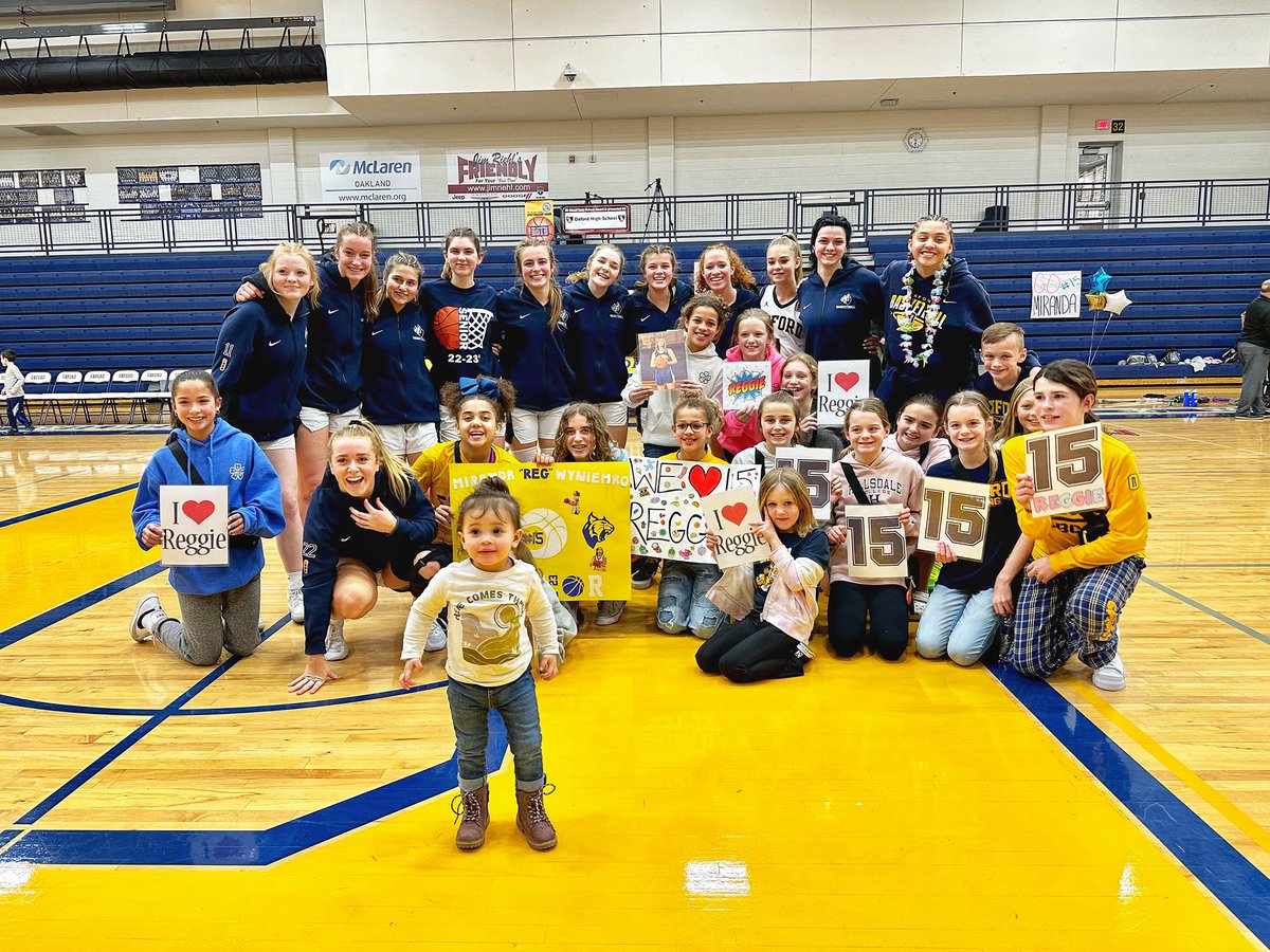 OHSWBball's tweet photo. Oxford Basketball defeats Royal Oak 47-43! They finish the regular season 18-4 and 12-2 in the league. @MirandaWyniemko led the team with 19 points in her final home game. @AllisonHuff2025 16pts, @PeytonRichter24 4pts, Avery Feeney and Braydee Elling with 3pts, @Sophiaraab5 2pts. https://t.co/qNo62rwlCx