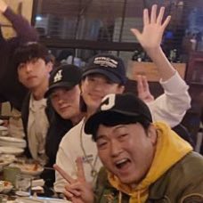 bin_x22's tweet photo. 해피니스 종방연 미쳤나 ㅜㅜ
새봄이현 얼마만이야…♡ https://t.co/U6XW2DsOZk