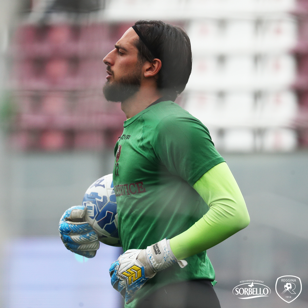 Reggina_1914's tweet photo. 🔥 #RegginaModena | IL RISCALDAMENTO

Gli ultimi dettagli, poi si parte! 👊🏻

#NelCuoreUnaBandiera 🇱🇻 https://t.co/nA7RetHaXZ